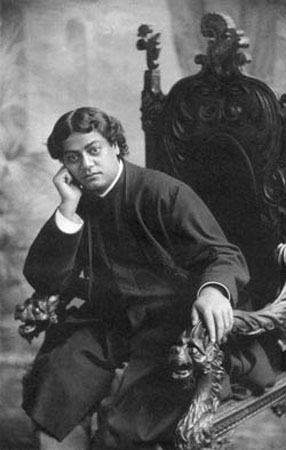 san_francisco-1900-seated-4
